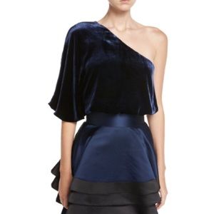 •Alice+Olivia• Craven One Shoulder Velvet Top